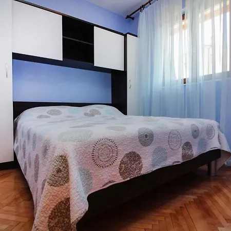 3-bedroom In Zaboric/sibenik Riviera 7073 Apartment