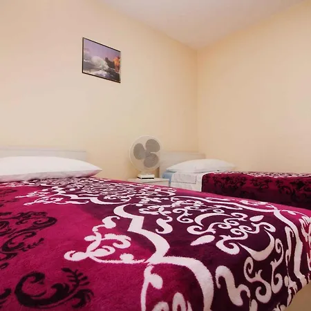 3-bedroom In Zaboric/sibenik Riviera 7073 *