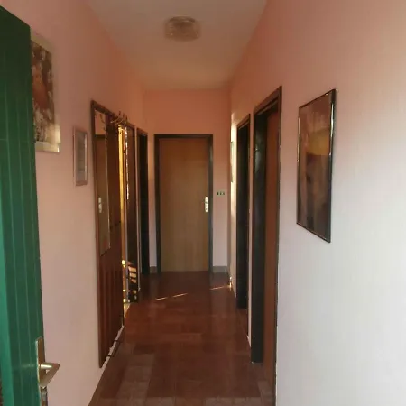 Apartment 3-bedroom In Zaboric/sibenik Riviera 7073 Zaboric