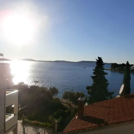Apartment 3-bedroom In Zaboric/sibenik Riviera 7073