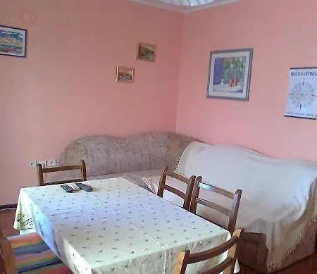 Apartment 3-bedroom In Zaboric/sibenik Riviera 7073 *